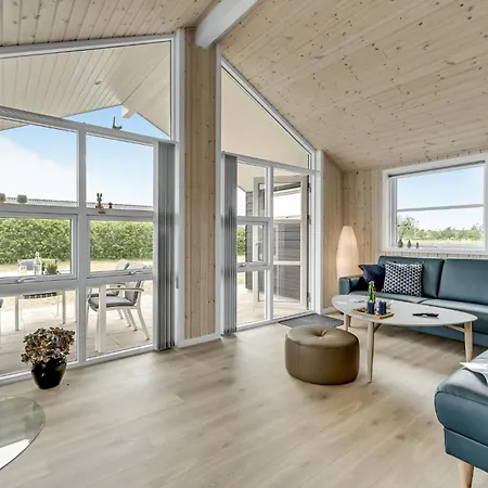 3 Bedroom Amazing In Holiday home