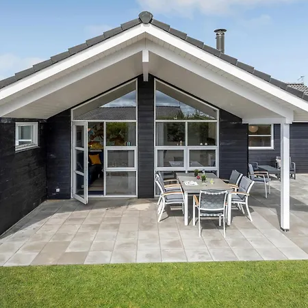 3 Bedroom Amazing In Holiday home *