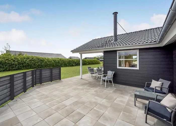 3 Bedroom Amazing In Dom wakacyjny