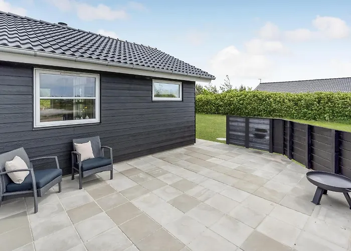 3 Bedroom Amazing In Dom wakacyjny *