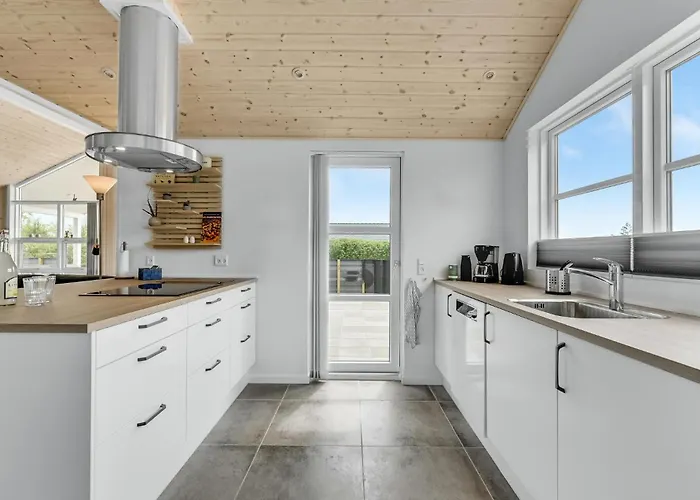 Dom wakacyjny 3 Bedroom Amazing In Tarm