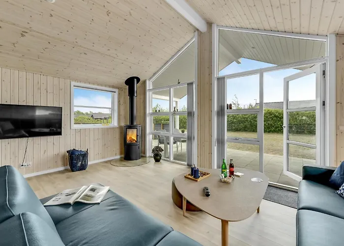 Dom wakacyjny 3 Bedroom Amazing In Tarm