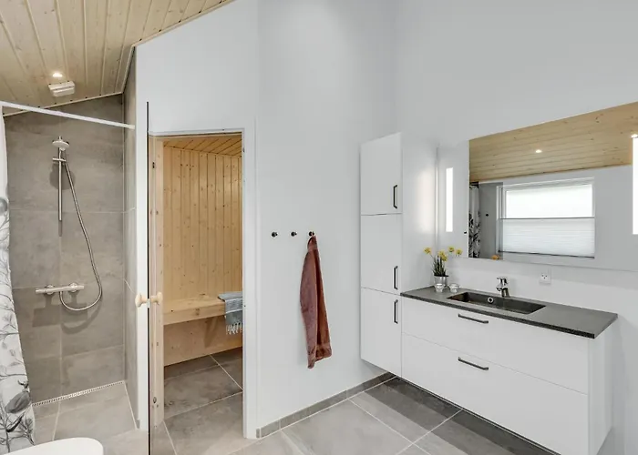 3 Bedroom Amazing In Dom wakacyjny Tarm