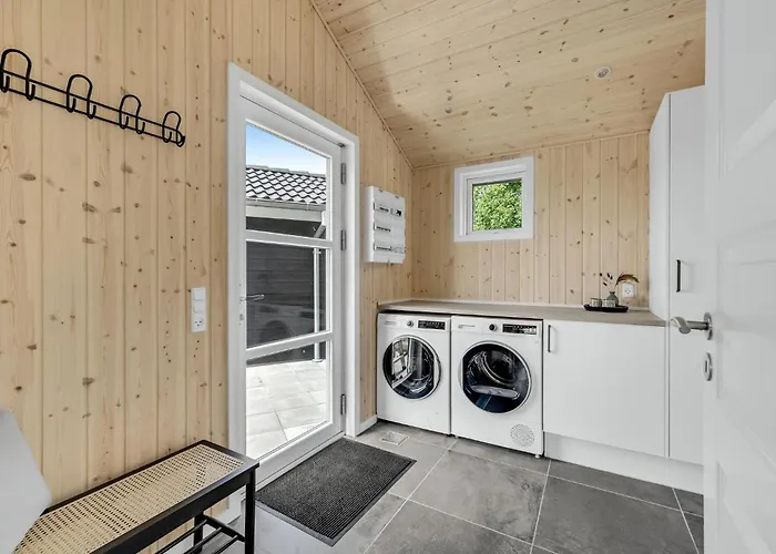 3 Bedroom Amazing In Dom wakacyjny Tarm